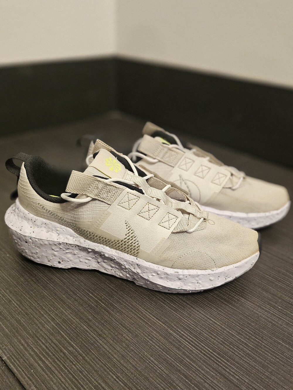 Nike Beige and White Men's Casual Running Sneakers